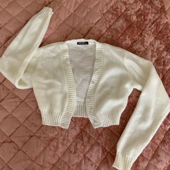 Nasty gal cropped sweater with pearl buttons - Picture 2 of 2